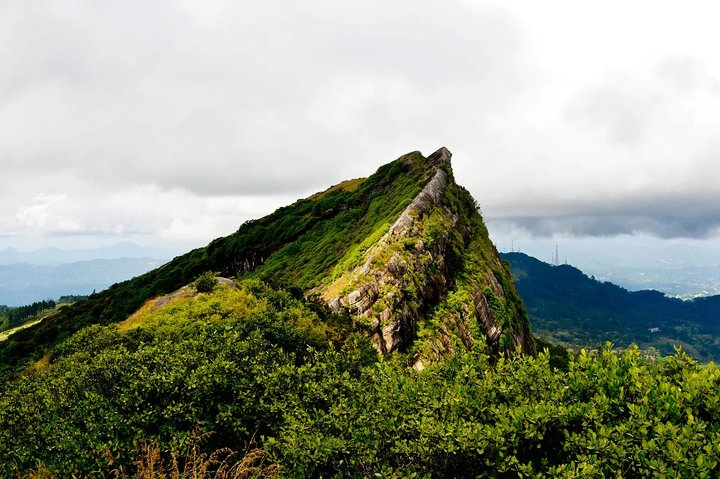 Hanthana Mountain Range